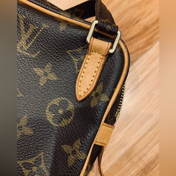 LV Pochette Marly Bandoulière Crossbody - Picture 4 of 13